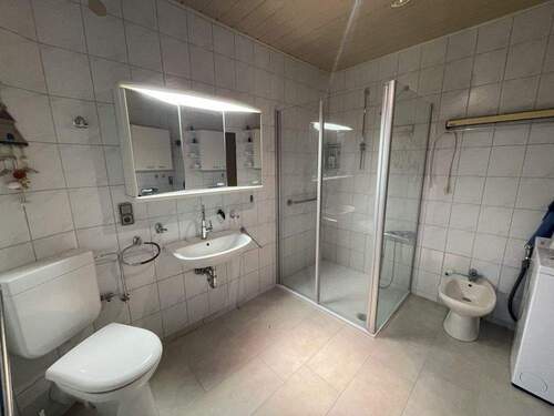 Duschbad EG-Wohnung - 