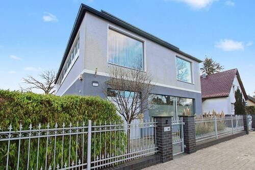 Außenansicht - Exklusives Einfamilienhaus mit Spa und Loft-Charakter nahe Berlin