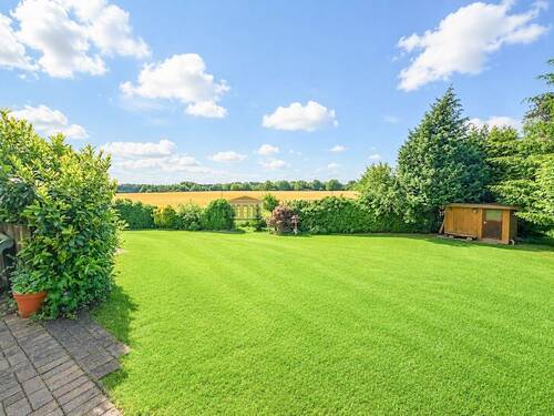Garten - 4 Zimmer Mehrfamilienhaus, Wohnhaus zum Kaufen in Gülzow