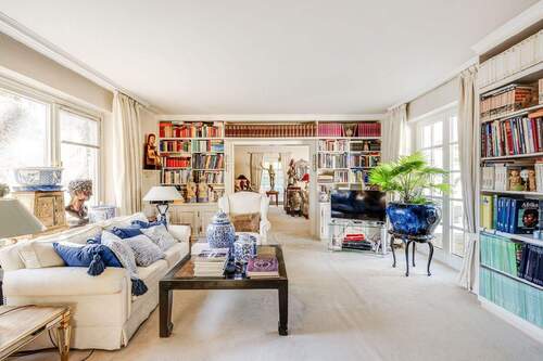 Wohnzimmer - Einfamilienhaus mit 381,00 m&sup2; in Grünwald zum Kaufen