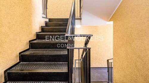 Treppenhaus - Einfamilienhaus zum Kaufen in Berlin