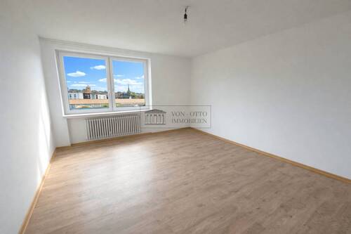 Wohnzimmer - 3 Zimmer Etagenwohnung zum Kaufen in Stade