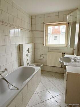 Bad - Etagenwohnung mit 56,00 m&sup2; in Hanau / Steinheim am Main zum Kaufen