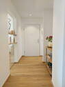 Eingangsbereich + Flur - 