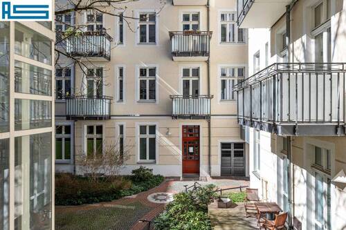 Blick zum Gartenhaus - 2 Zimmer Etagenwohnung in Berlin