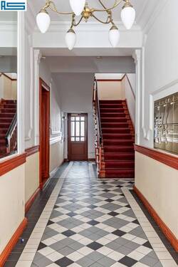 Ästhetisches Treppenhaus - Etagenwohnung mit 80,20 m² in Berlin zum Kaufen