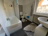 Wannenbad OG Wohnung - 