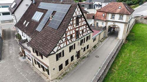 Außenperspektive - 2 Zimmer Mehrfamilienhaus, Wohnhaus in Lichtenau