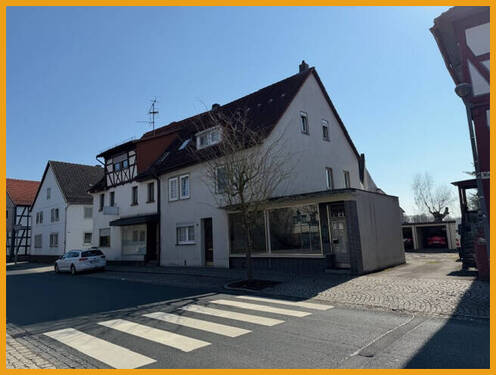 Straßenansicht - Doppelhaushälfte mit 251,00 m&sup2; in Schwalmstadt / Ziegenhain zum Kaufen