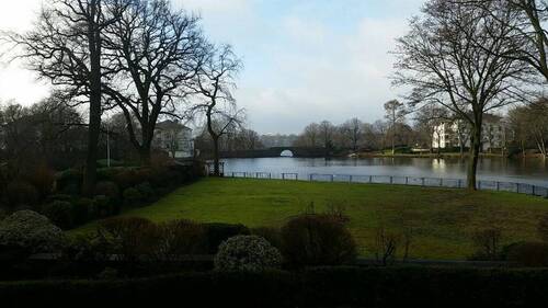 2400 qm Garten Südwest - Kernsaniert: EINEINHALB-Zimmer-Whg 2400 qm Garten SW mit Blick auf den Feenteich