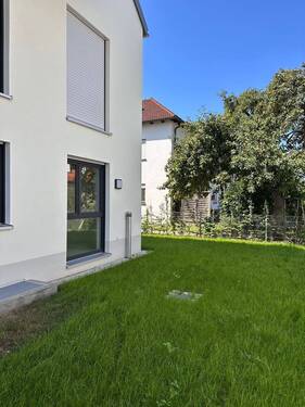 Schillerstraße A2 Garten(12).jpeg - Terrassenwohnung mit 75,50 m² in Erlangen zum Kaufen