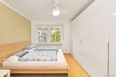 großzügiges Schlafzimmer - 