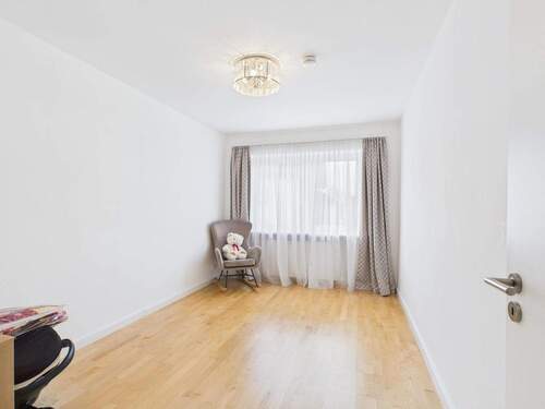 Kinderzimmer/Büro - 