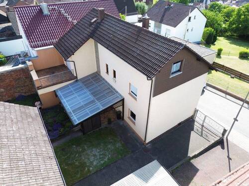Haus und Innenhof - Bauernhaus, Landhaus mit 160,00 m&sup2; in Lützelbach zum Kaufen