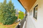 Balkon - 8 Zimmer Mehrfamilienhaus, Wohnhaus zum Kaufen in Barsbüttel