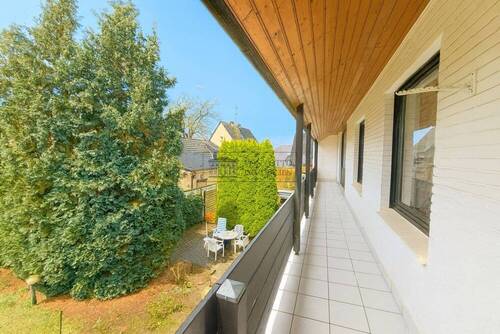 Balkon - 8 Zimmer Mehrfamilienhaus, Wohnhaus zum Kaufen in Barsbüttel