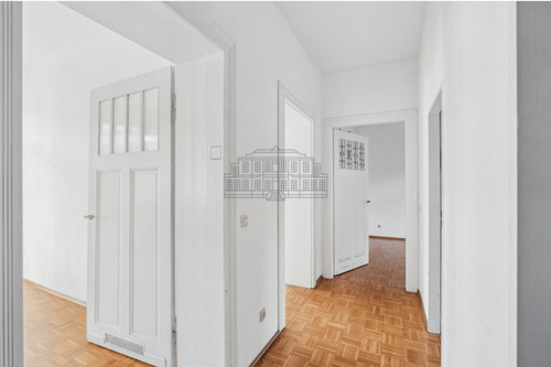 Diele - 3 Zimmer Etagenwohnung zum Kaufen in Aachen