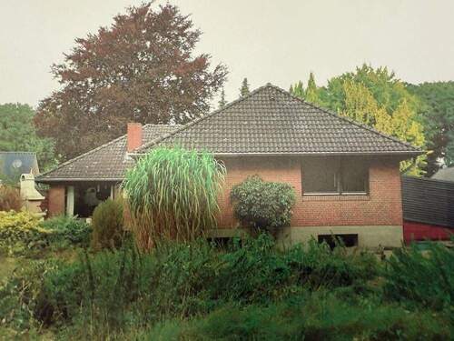 Haus hinten - 5 Zimmer Einfamilienhaus zum Kaufen in Bad Bramstedt