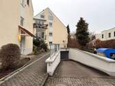 Einfahrt TG - Großzügige 4-Zimmer-Wohnung mit Terrasse und Garten in Mannheim-Friedrichsfeld