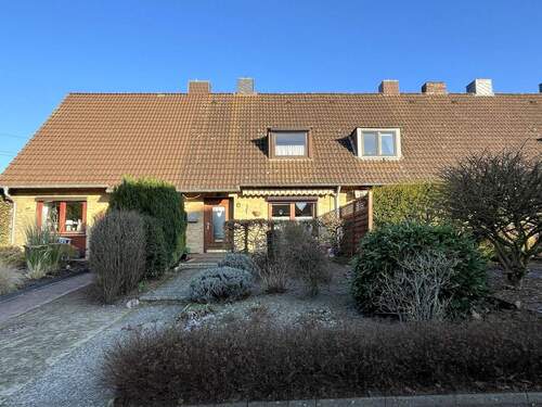 Straßenansicht - Klein, fein und voller Potenzial - Ihr neues Zuhause in Itzehoe