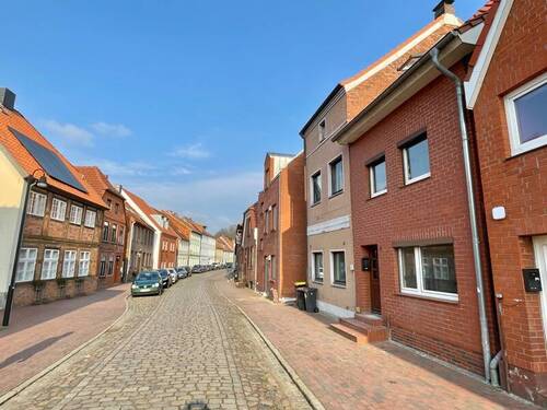 Seestraße - 5 Zimmer Mehrfamilienhaus, Wohnhaus zum Kaufen in Mölln