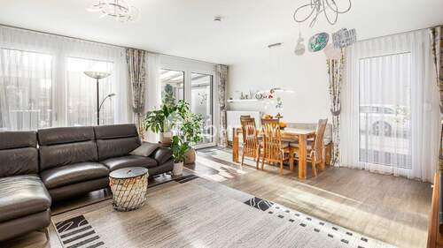 EG Wohnzimmer 1 - 5 Zimmer Reihenendhaus zum Kaufen in Eckental