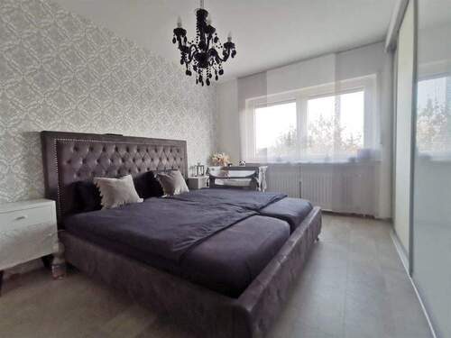 Schlafzimmer - 3 Zimmer Etagenwohnung zum Kaufen in Oerlinghausen