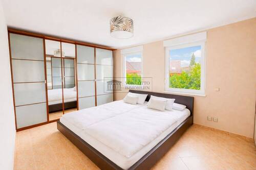 Schlafzimmer EG - Mehrfamilienhaus, Wohnhaus mit 215,00 m&sup2; in Berlin zum Kaufen