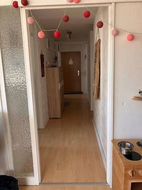 Blick Wohn-Esszimmer in Flur - 