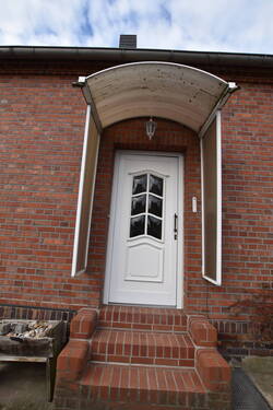 Hauseingang - 6 Zimmer Einfamilienhaus in Gräfenhainichen