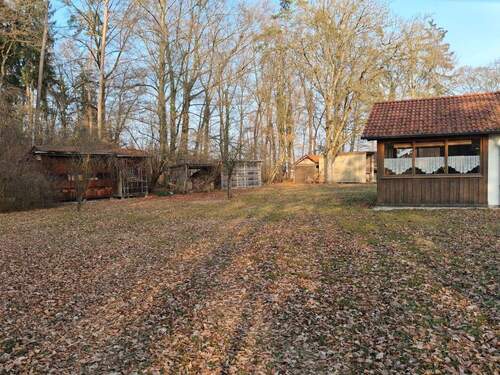 Blick auf Freisitz - 1 Zimmer Mehrfamilienhaus, Wohnhaus in Emmerting