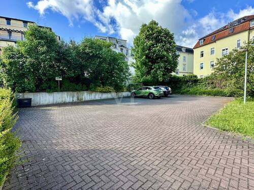 Stellplätze für das Mehrfamilienhaus - 
