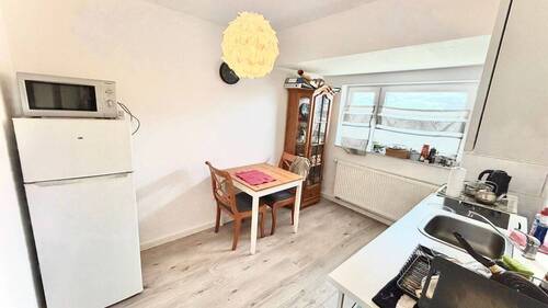 Helle Küche mit Esstisch - 2 Zimmer Etagenwohnung zur Miete in Osnabrück
