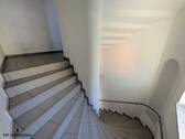 Treppenhaus - Etagenwohnung mit 77,50 m&sup2; in Zwickau zur Miete