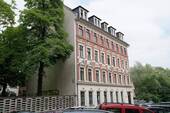 Hausansicht - * Großzügige und vermietete Gründerzeit 3-Zimmer mit Einbauküche, Balkon, Wanne in Bestlage *