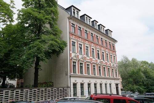 Hausansicht - * Großzügige und vermietete Gründerzeit 3-Zimmer mit Einbauküche, Balkon, Wanne in Bestlage *