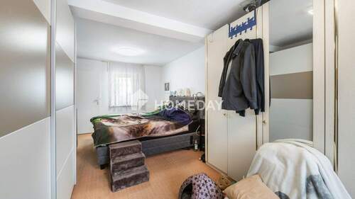 1. OG Schlafzimmer 2 - 