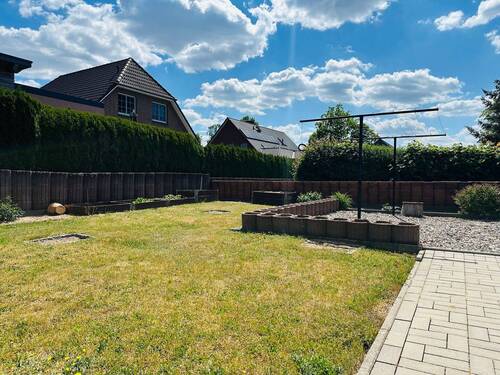 Blick auf das Grundstück - 