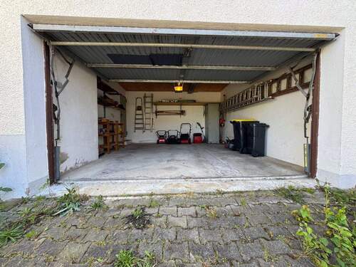 Große Garage - 