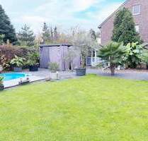 Freistehendes Zwei-Familienhaus mit großem Garten und Garage in DU-Bergheim - Duisburg