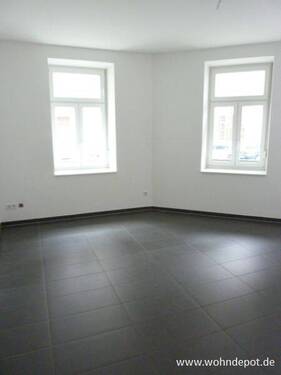 02_Wohnen_10973.JPG - ab 15. Juni * 2-RW * EBK mgl. * Hochparterre * Fliesenboden * FuBoHzg. * Anger-Crottendorf