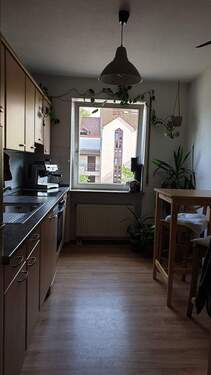 Küche Blick Richtung Fenster - 
