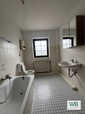 Badezimmer - Etagenwohnung mit 87,10 m² in Wolfsburg / Ehmen zum Kaufen