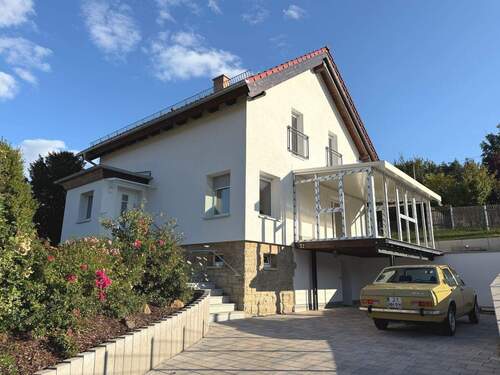 Hausansicht - Einfamilienhaus mit Wintergarten in Harpersdorf (Kraftsdorf) mit sehr großem Grundstück