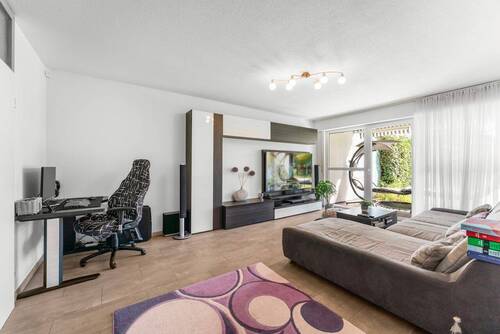 Wohnzimmer - 3 Zimmer Etagenwohnung zum Kaufen in Köln