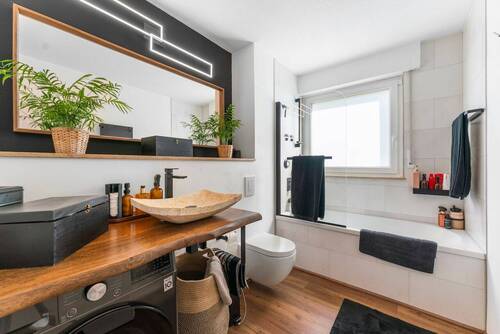 Badezimmer - Etagenwohnung mit 96,00 m² in Köln zum Kaufen