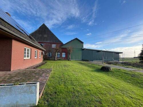 Terrasse und Stallungen - 