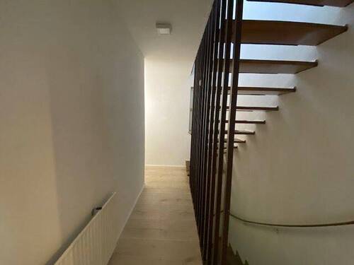 Treppe ins Obergeschoss - 