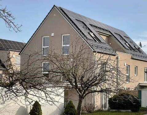 Außenansicht - 4 Zimmer Etagenwohnung zur Miete in Schwandorf