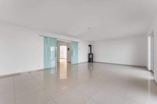 Wohnzimmer mit Kamin - 